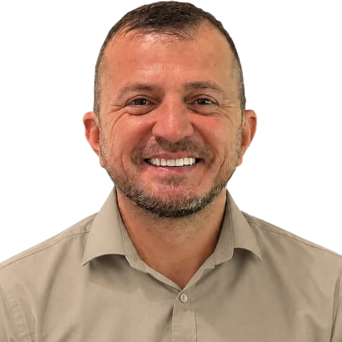 Psicólogo Marcelo Cleverton sorrindo